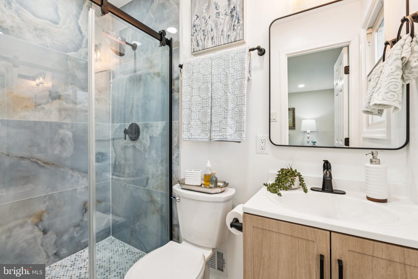 3506 QUEEN ANNE DR, FAIRFAX, Virginia 22030, 5 Bedrooms Bedrooms, ,3 BathroomsBathrooms,Residential,For sale,3506 QUEEN ANNE DR,VAFC2006750 MLS # VAFC2006750