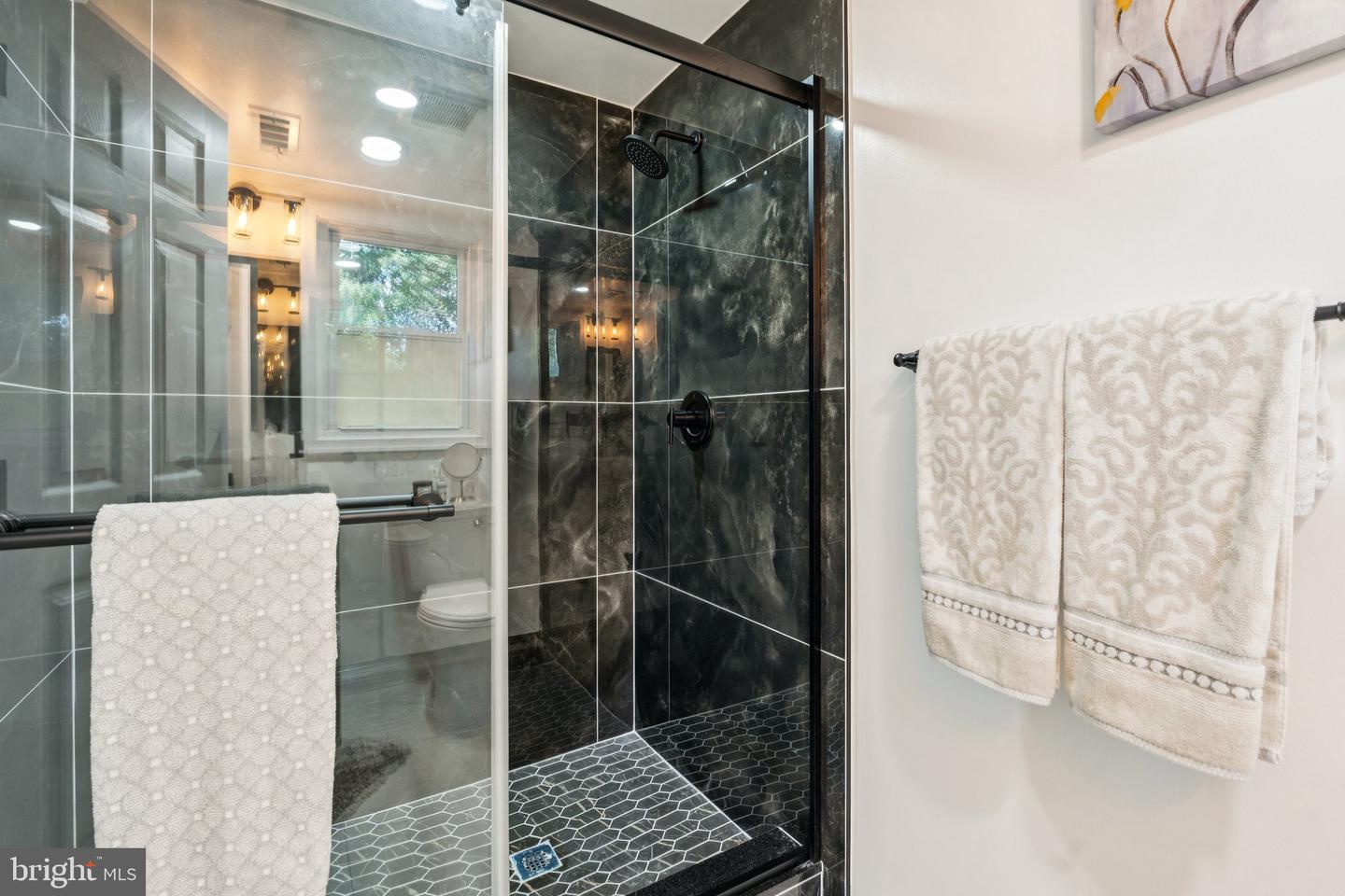 3506 QUEEN ANNE DR, FAIRFAX, Virginia 22030, 5 Bedrooms Bedrooms, ,3 BathroomsBathrooms,Residential,For sale,3506 QUEEN ANNE DR,VAFC2006750 MLS # VAFC2006750