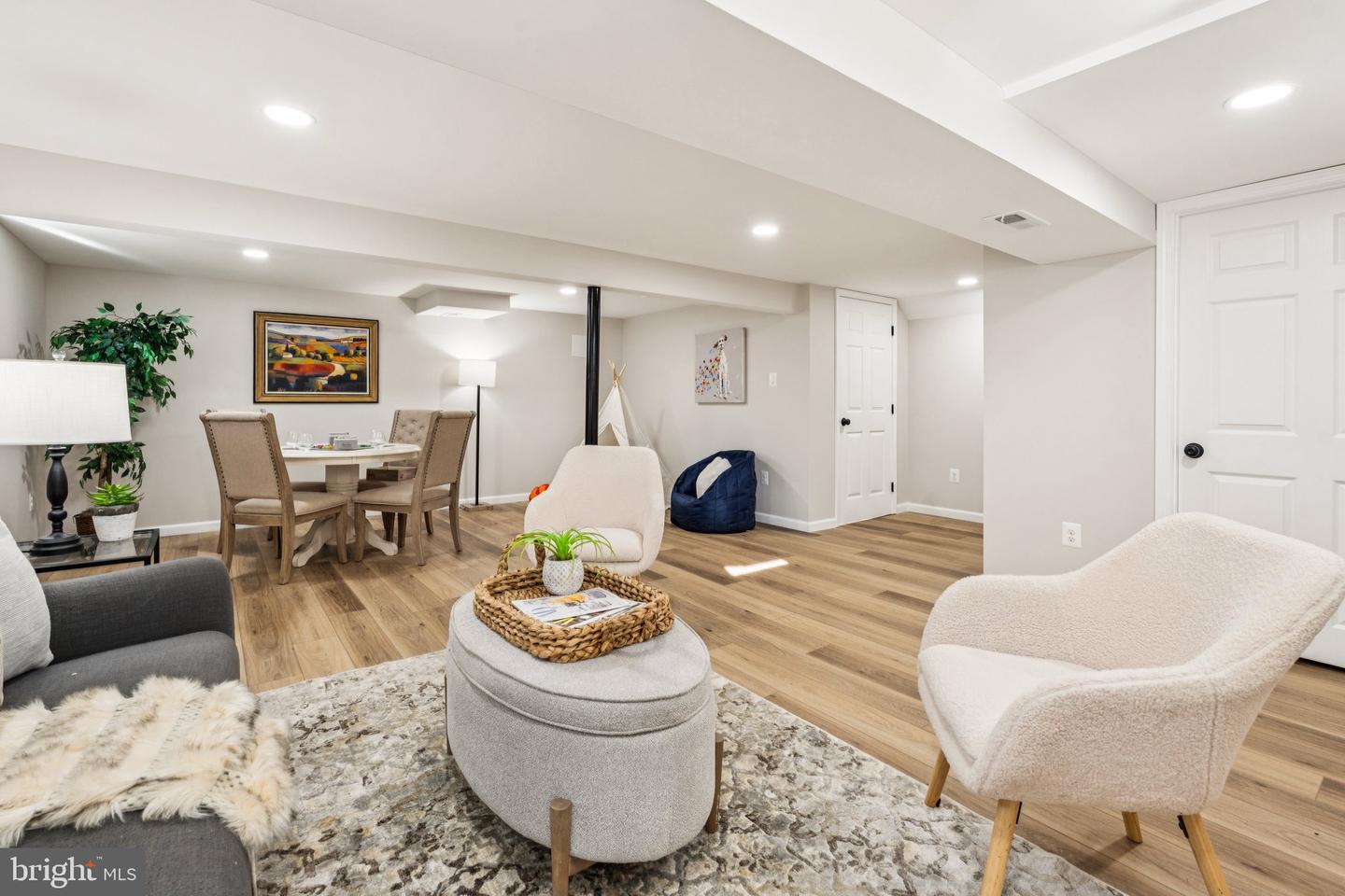 3506 QUEEN ANNE DR, FAIRFAX, Virginia 22030, 5 Bedrooms Bedrooms, ,3 BathroomsBathrooms,Residential,For sale,3506 QUEEN ANNE DR,VAFC2006750 MLS # VAFC2006750