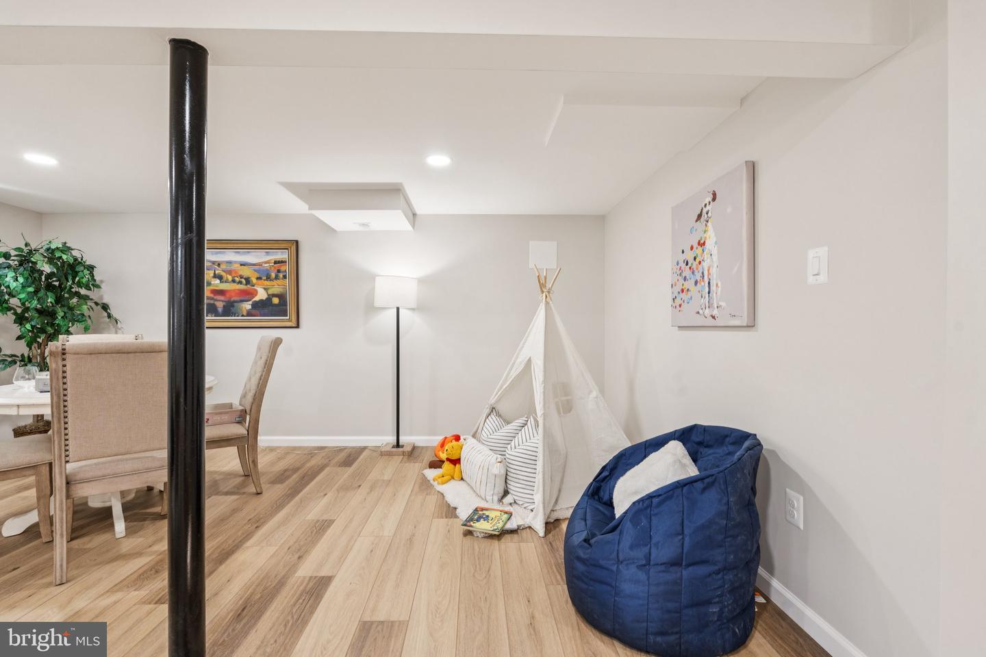 3506 QUEEN ANNE DR, FAIRFAX, Virginia 22030, 5 Bedrooms Bedrooms, ,3 BathroomsBathrooms,Residential,For sale,3506 QUEEN ANNE DR,VAFC2006750 MLS # VAFC2006750