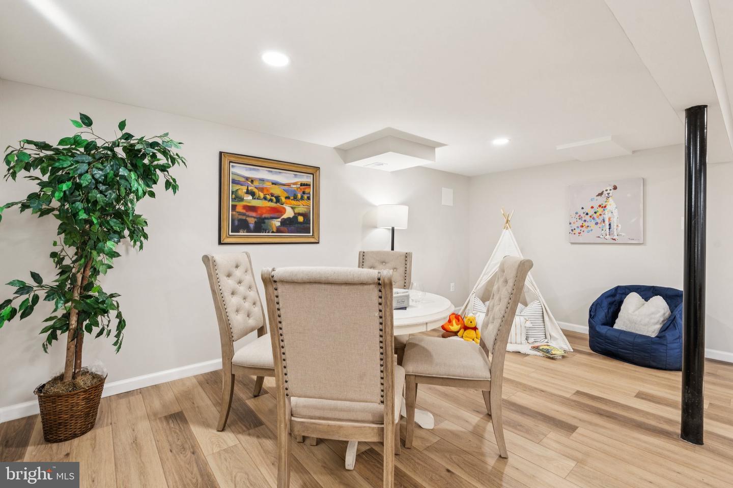 3506 QUEEN ANNE DR, FAIRFAX, Virginia 22030, 5 Bedrooms Bedrooms, ,3 BathroomsBathrooms,Residential,For sale,3506 QUEEN ANNE DR,VAFC2006750 MLS # VAFC2006750