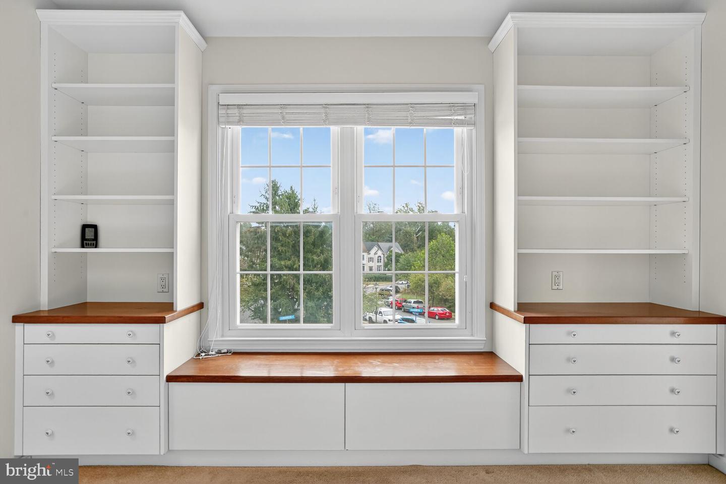 5986 MANORWOOD DR, CENTREVILLE, Virginia 20120, 3 Bedrooms Bedrooms, ,2 BathroomsBathrooms,Residential,For sale,5986 MANORWOOD DR,VAFX2262718 MLS # VAFX2262718 5986 MANORWOOD DR, CENTREVILLE, Virginia 20120, 3 Bedrooms Bedrooms, ,2 BathroomsBathrooms,Residential,For sale,5986 MANORWOOD DR,VAFX2262718 MLS # VAFX2262718