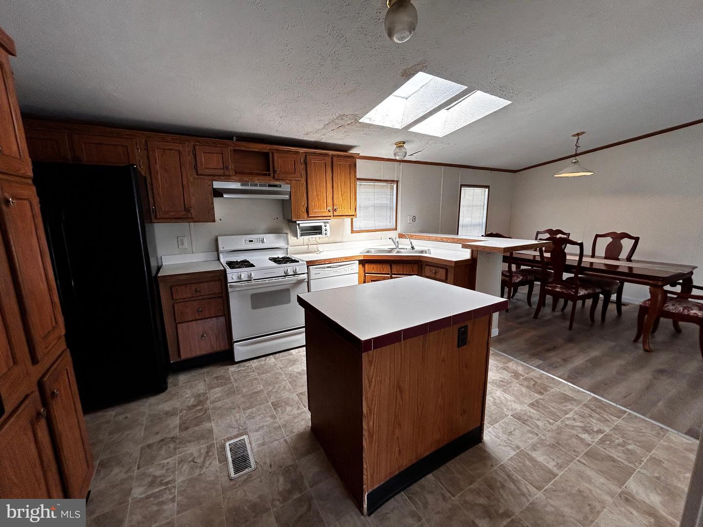 102 CONRAD CT, WINCHESTER, Virginia 22603, 3 Bedrooms Bedrooms, ,2 BathroomsBathrooms,Residential,For sale,102 CONRAD CT,VAFV2036522 MLS # VAFV2036522