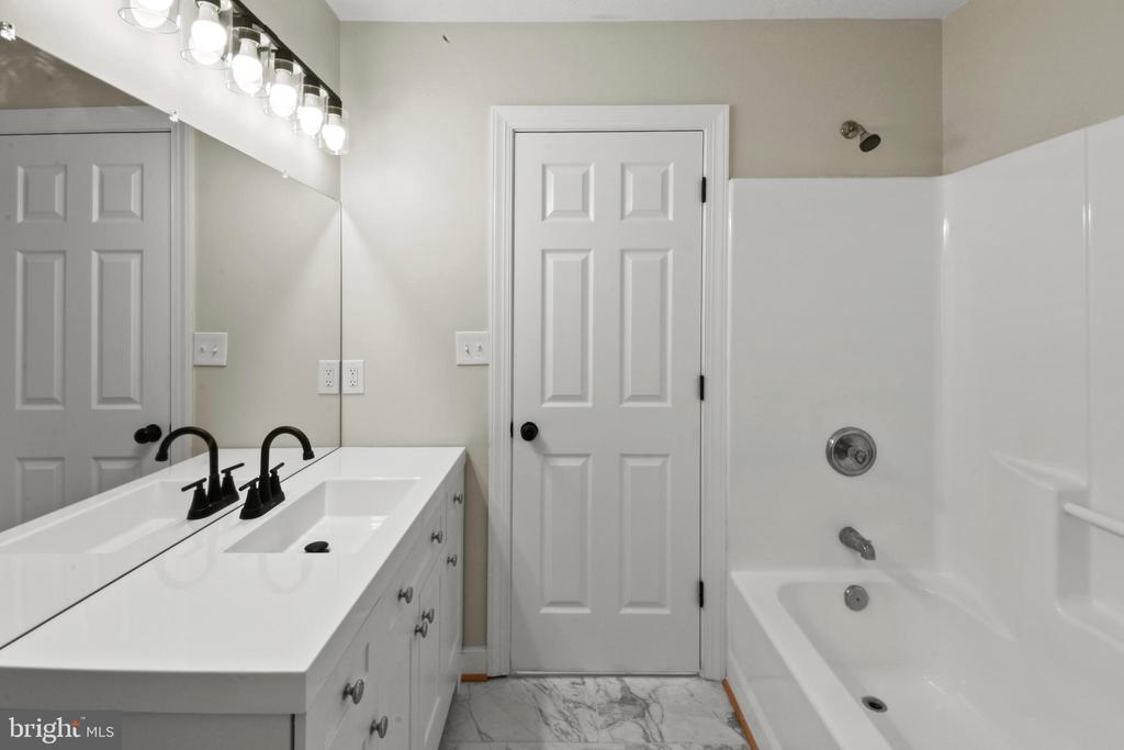 142 JEFFERSON DR, PALMYRA, Virginia 22963, 3 Bedrooms Bedrooms, ,2 BathroomsBathrooms,Residential,142 JEFFERSON DR,VAFN2000562 MLS # VAFN2000562