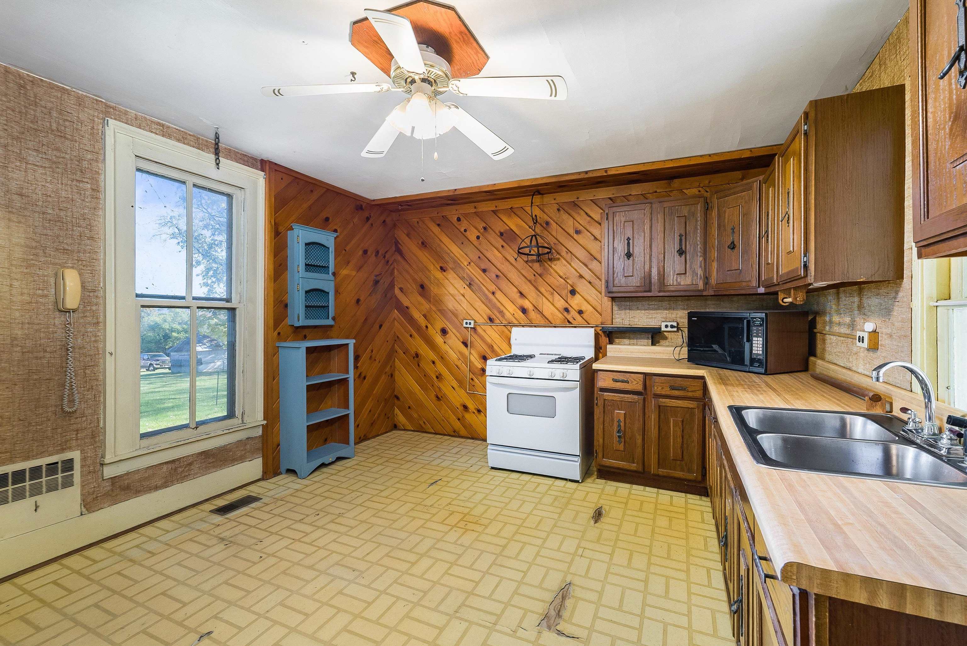 8786 NORTH VALLEY PIKE, ROCKINGHAM, Virginia 22802, 3 Bedrooms Bedrooms, ,1 BathroomBathrooms,Residential,8786 NORTH VALLEY PIKE,670380 MLS # 670380 8786 NORTH VALLEY PIKE, ROCKINGHAM, Virginia 22802, 3 Bedrooms Bedrooms, ,1 BathroomBathrooms,Residential,8786 NORTH VALLEY PIKE,670380 MLS # 670380