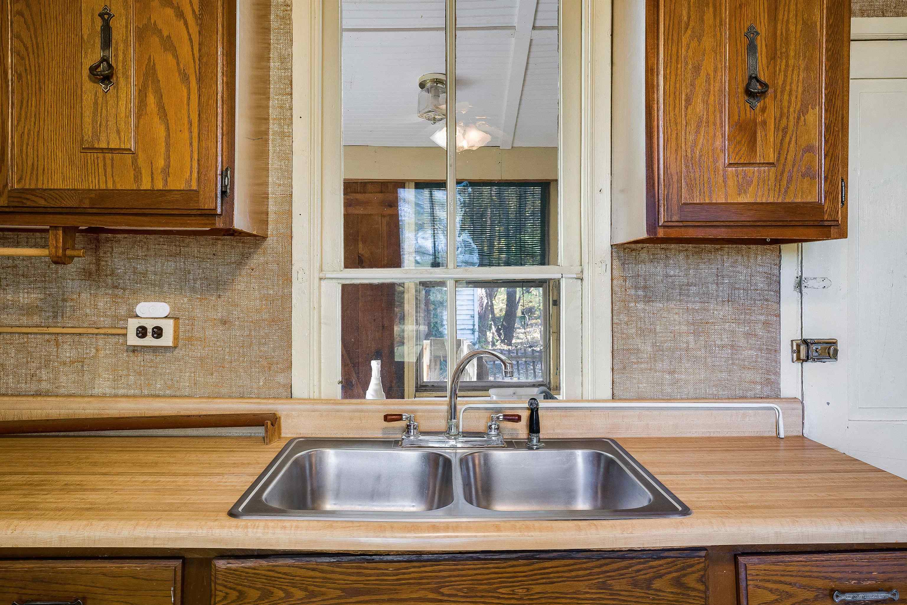 8786 NORTH VALLEY PIKE, ROCKINGHAM, Virginia 22802, 3 Bedrooms Bedrooms, ,1 BathroomBathrooms,Residential,8786 NORTH VALLEY PIKE,670380 MLS # 670380 8786 NORTH VALLEY PIKE, ROCKINGHAM, Virginia 22802, 3 Bedrooms Bedrooms, ,1 BathroomBathrooms,Residential,8786 NORTH VALLEY PIKE,670380 MLS # 670380