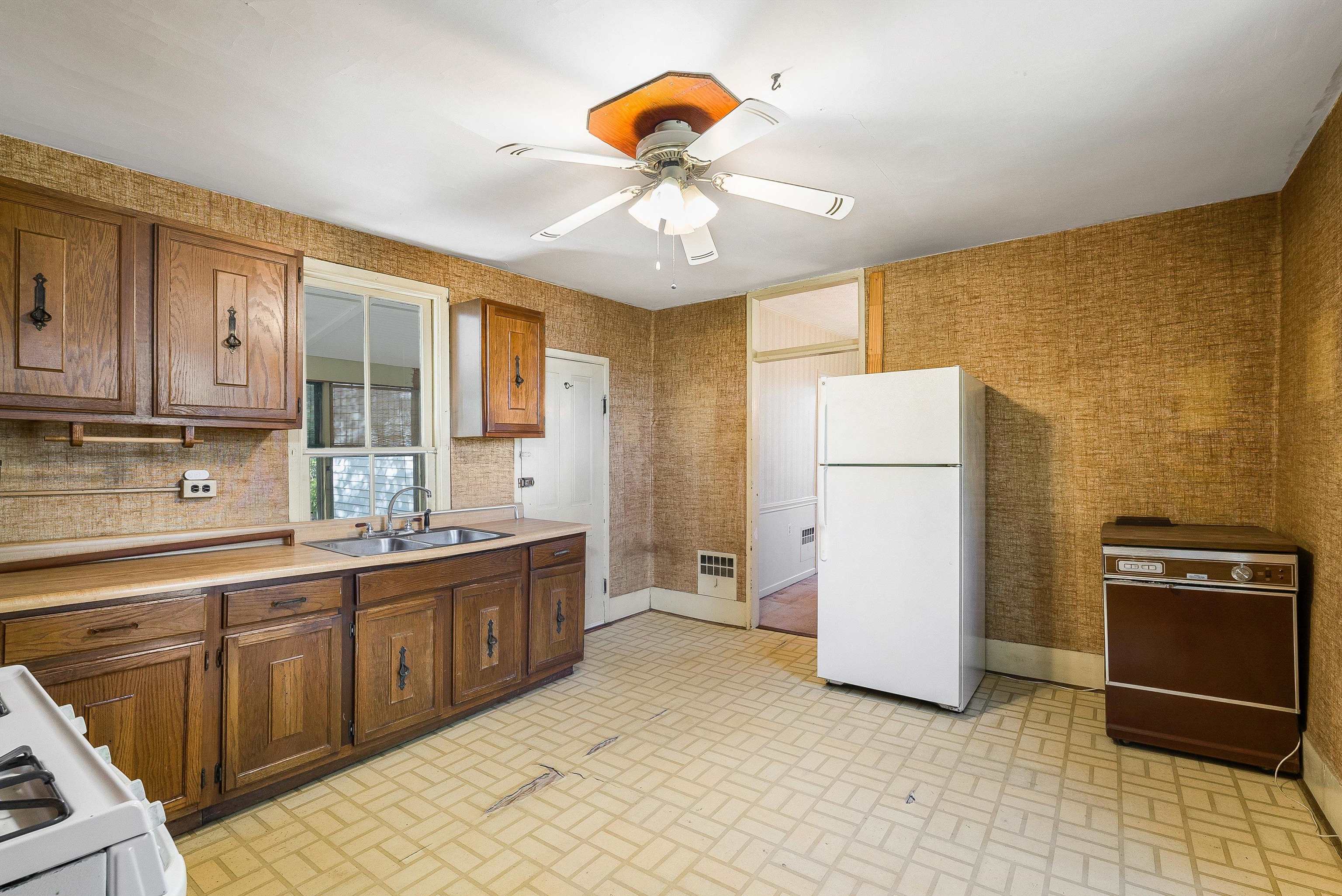 8786 NORTH VALLEY PIKE, ROCKINGHAM, Virginia 22802, 3 Bedrooms Bedrooms, ,1 BathroomBathrooms,Residential,8786 NORTH VALLEY PIKE,670380 MLS # 670380 8786 NORTH VALLEY PIKE, ROCKINGHAM, Virginia 22802, 3 Bedrooms Bedrooms, ,1 BathroomBathrooms,Residential,8786 NORTH VALLEY PIKE,670380 MLS # 670380