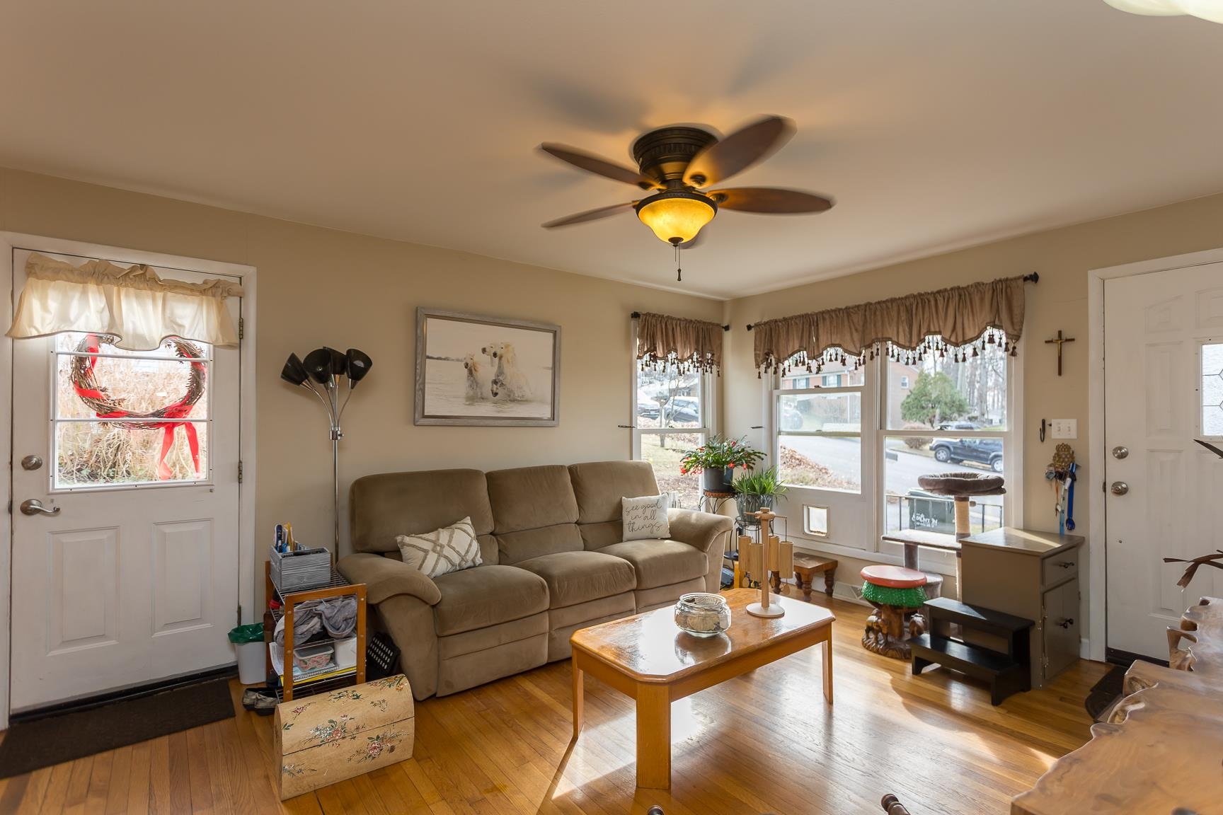 909 CRESTWOOD DR, STAUNTON, Virginia 24401, 3 Bedrooms Bedrooms, ,2 BathroomsBathrooms,Residential,909 CRESTWOOD DR,671636 MLS # 671636 909 CRESTWOOD DR, STAUNTON, Virginia 24401, 3 Bedrooms Bedrooms, ,2 BathroomsBathrooms,Residential,909 CRESTWOOD DR,671636 MLS # 671636