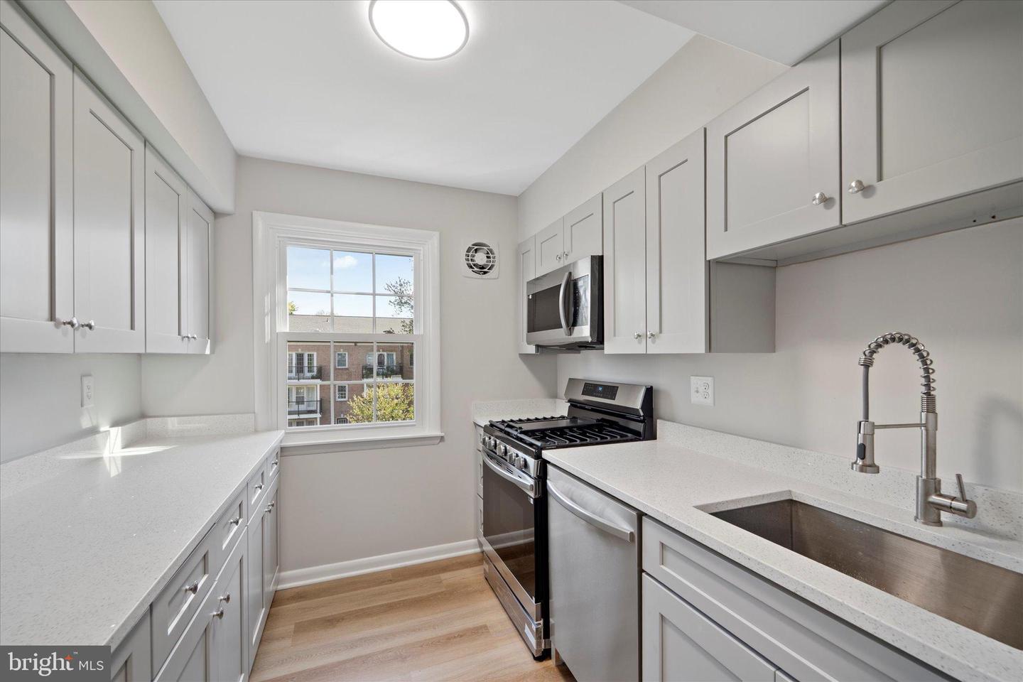 9491 FAIRFAX BLVD #303, FAIRFAX, Virginia 22031, 1 Bedroom Bedrooms, 2 Rooms Rooms,1 BathroomBathrooms,Residential,For sale,9491 FAIRFAX BLVD #303,VAFC2007150 MLS # VAFC2007150