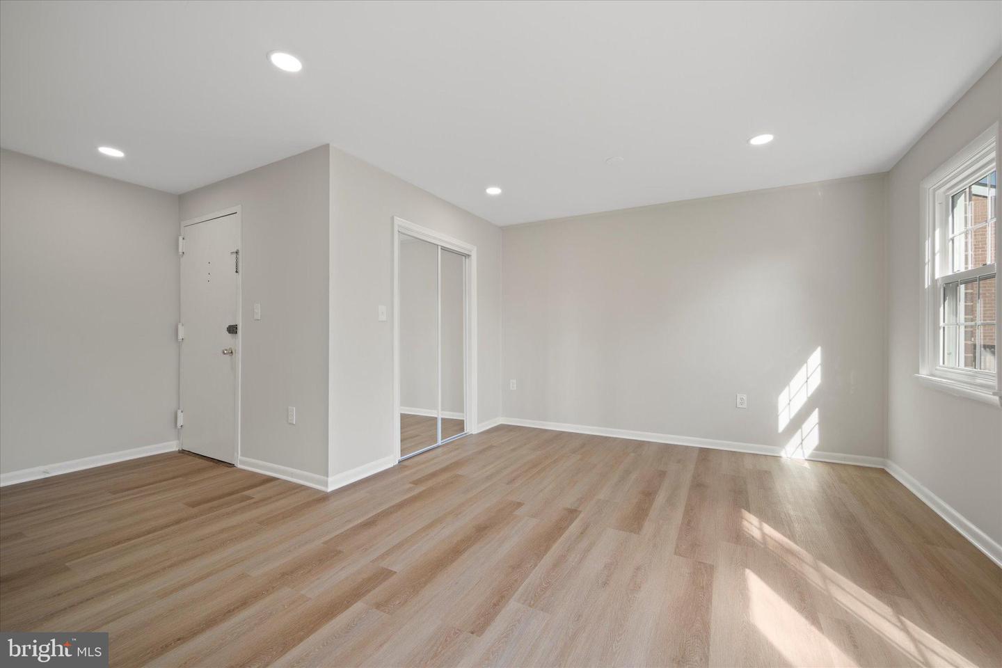 9491 FAIRFAX BLVD #303, FAIRFAX, Virginia 22031, 1 Bedroom Bedrooms, 2 Rooms Rooms,1 BathroomBathrooms,Residential,For sale,9491 FAIRFAX BLVD #303,VAFC2007150 MLS # VAFC2007150