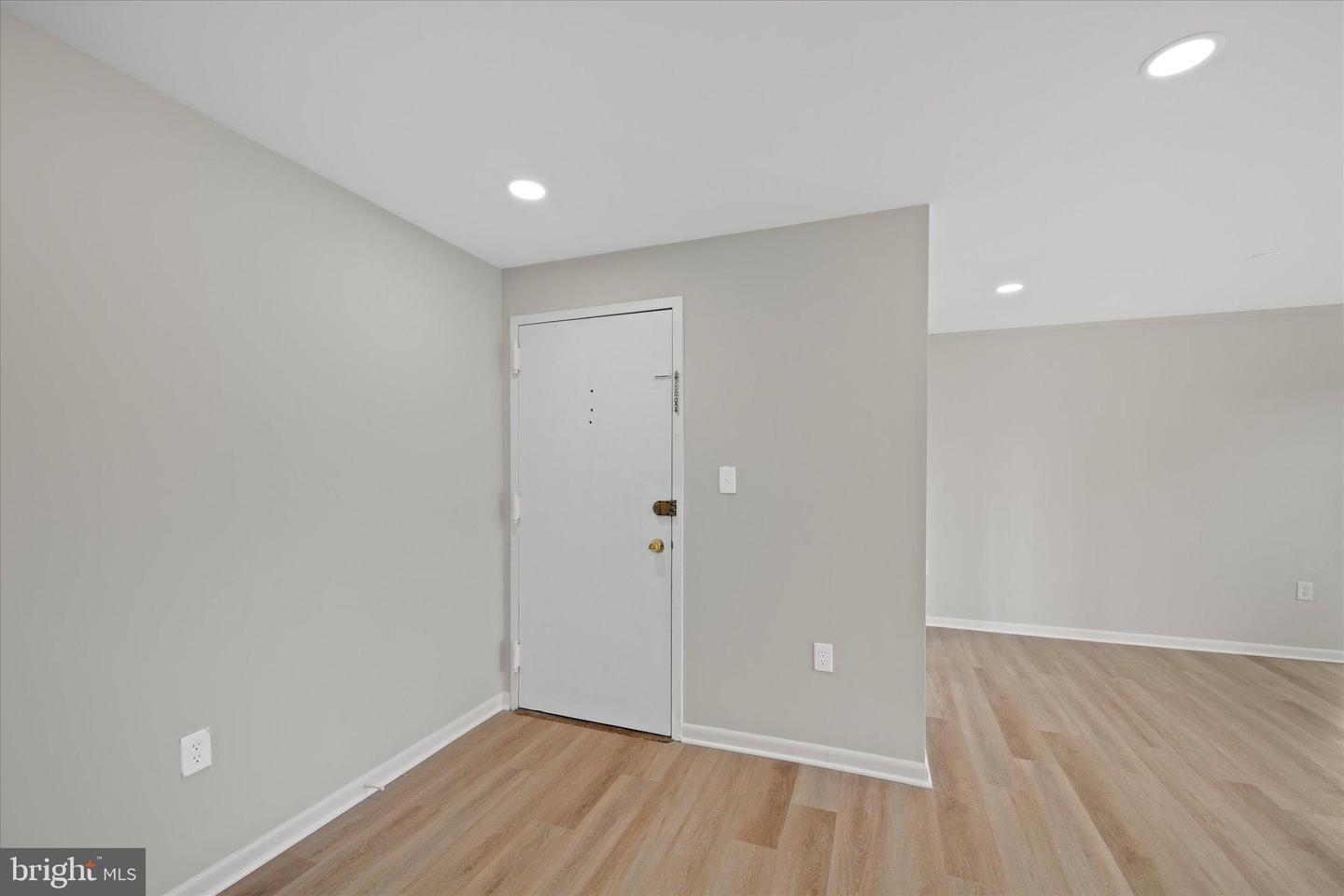 9491 FAIRFAX BLVD #303, FAIRFAX, Virginia 22031, 1 Bedroom Bedrooms, 2 Rooms Rooms,1 BathroomBathrooms,Residential,For sale,9491 FAIRFAX BLVD #303,VAFC2007150 MLS # VAFC2007150