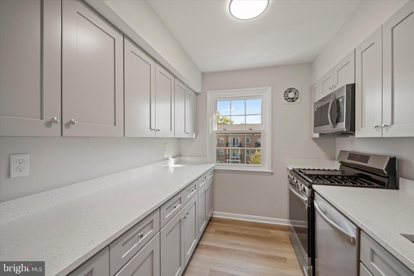 9491 FAIRFAX BLVD #303, FAIRFAX, Virginia 22031, 1 Bedroom Bedrooms, 2 Rooms Rooms,1 BathroomBathrooms,Residential,For sale,9491 FAIRFAX BLVD #303,VAFC2007150 MLS # VAFC2007150