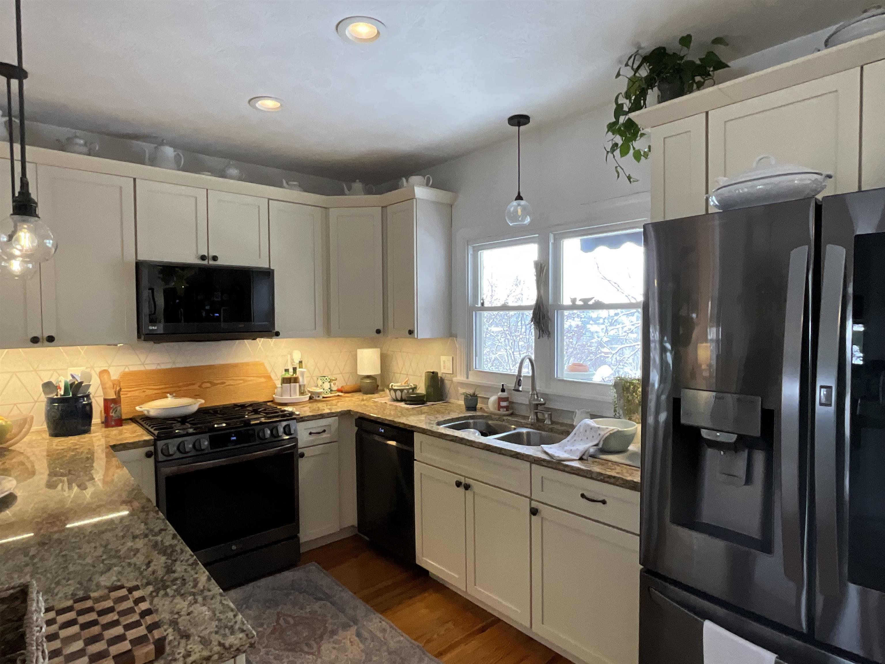 816 PARKVIEW AVE, STAUNTON, Virginia 24401, 4 Bedrooms Bedrooms, ,2 BathroomsBathrooms,Residential,816 PARKVIEW AVE,671661 MLS # 671661 816 PARKVIEW AVE, STAUNTON, Virginia 24401, 4 Bedrooms Bedrooms, ,2 BathroomsBathrooms,Residential,816 PARKVIEW AVE,671661 MLS # 671661