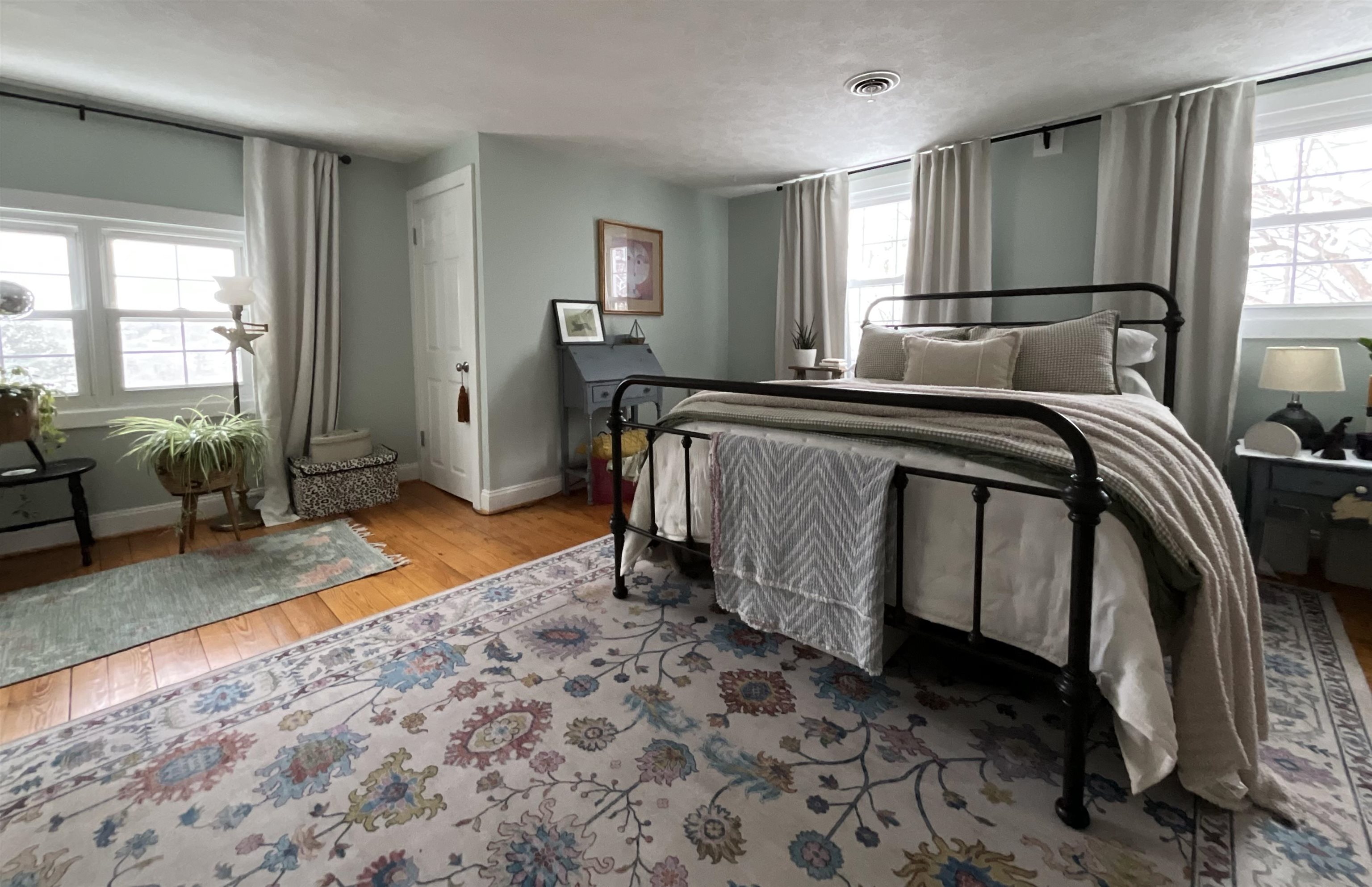 816 PARKVIEW AVE, STAUNTON, Virginia 24401, 4 Bedrooms Bedrooms, ,2 BathroomsBathrooms,Residential,816 PARKVIEW AVE,671661 MLS # 671661 816 PARKVIEW AVE, STAUNTON, Virginia 24401, 4 Bedrooms Bedrooms, ,2 BathroomsBathrooms,Residential,816 PARKVIEW AVE,671661 MLS # 671661