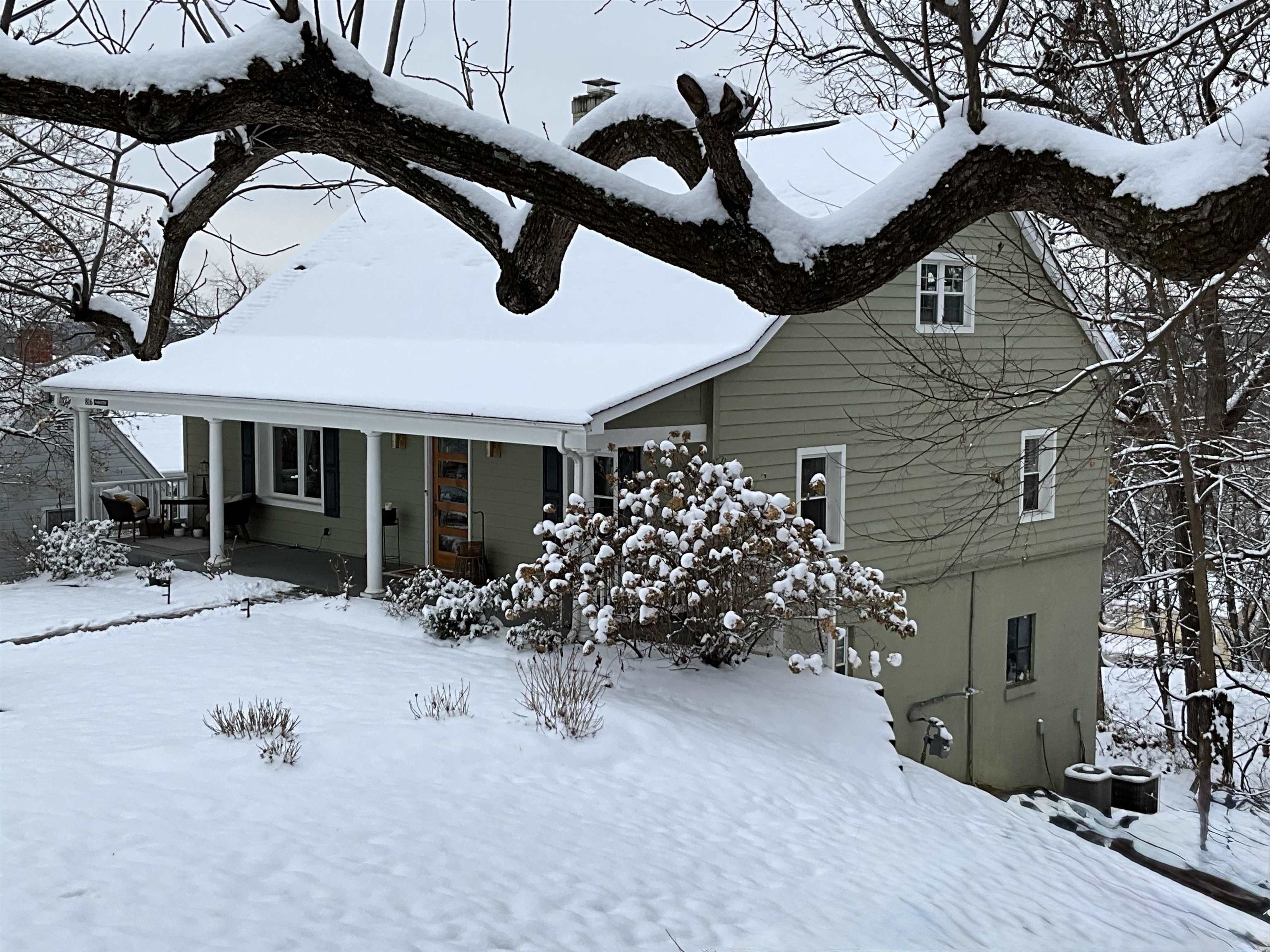 816 PARKVIEW AVE, STAUNTON, Virginia 24401, 4 Bedrooms Bedrooms, ,2 BathroomsBathrooms,Residential,816 PARKVIEW AVE,671661 MLS # 671661 816 PARKVIEW AVE, STAUNTON, Virginia 24401, 4 Bedrooms Bedrooms, ,2 BathroomsBathrooms,Residential,816 PARKVIEW AVE,671661 MLS # 671661