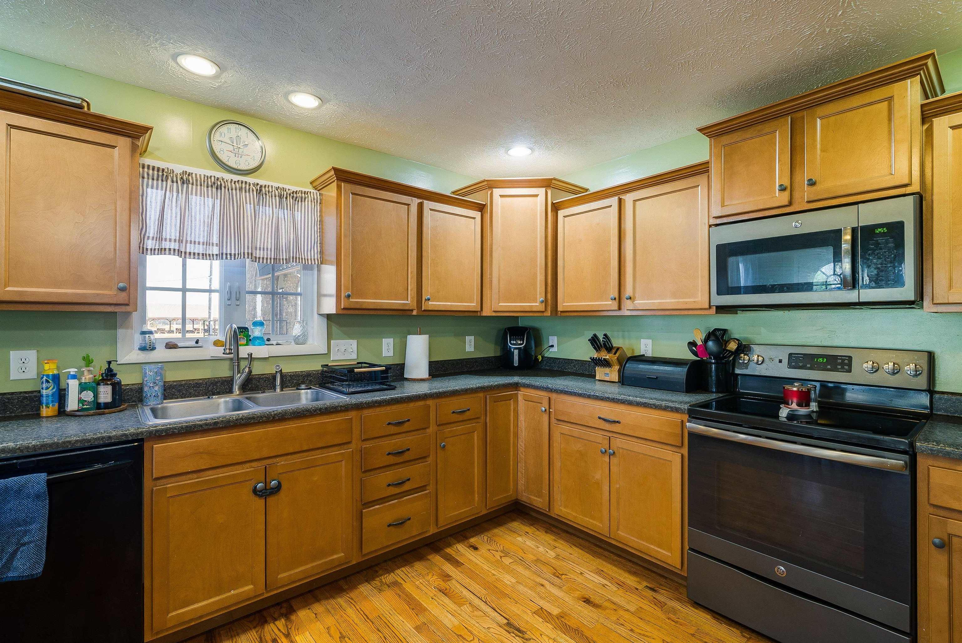 7110 ROCKY BAR RD, ELKTON, Virginia 22827, 5 Bedrooms Bedrooms, ,2 BathroomsBathrooms,Residential,7110 ROCKY BAR RD,671662 MLS # 671662 7110 ROCKY BAR RD, ELKTON, Virginia 22827, 5 Bedrooms Bedrooms, ,2 BathroomsBathrooms,Residential,7110 ROCKY BAR RD,671662 MLS # 671662