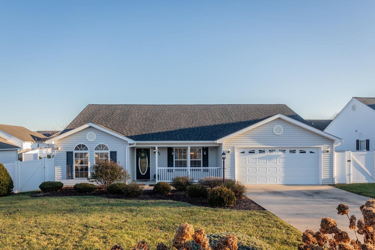 42 CLAYTON CT, WEYERS CAVE, Virginia 24486, 4 Bedrooms Bedrooms, ,2 BathroomsBathrooms,Residential,42 CLAYTON CT,671664 MLS # 671664