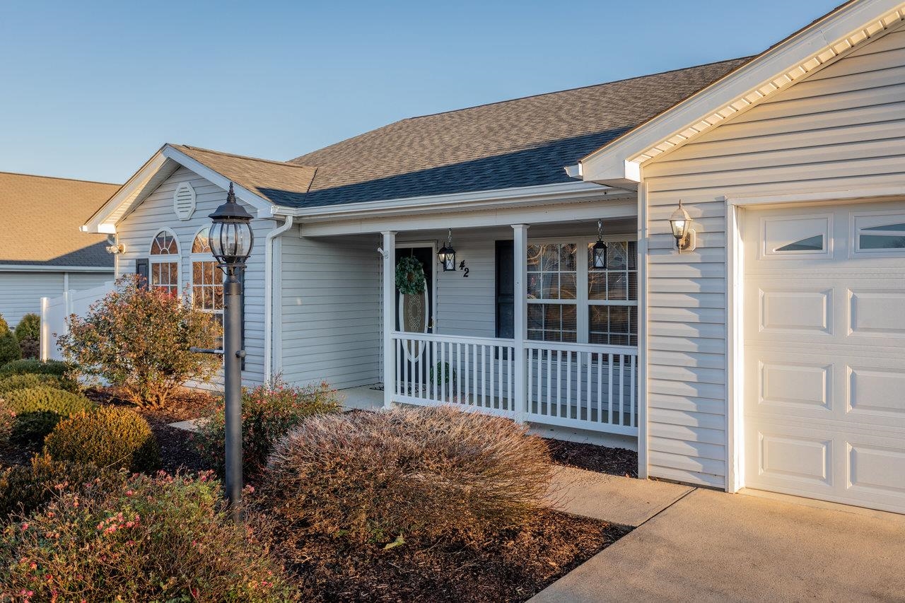 42 CLAYTON CT, WEYERS CAVE, Virginia 24486, 4 Bedrooms Bedrooms, ,2 BathroomsBathrooms,Residential,42 CLAYTON CT,671664 MLS # 671664 42 CLAYTON CT, WEYERS CAVE, Virginia 24486, 4 Bedrooms Bedrooms, ,2 BathroomsBathrooms,Residential,42 CLAYTON CT,671664 MLS # 671664