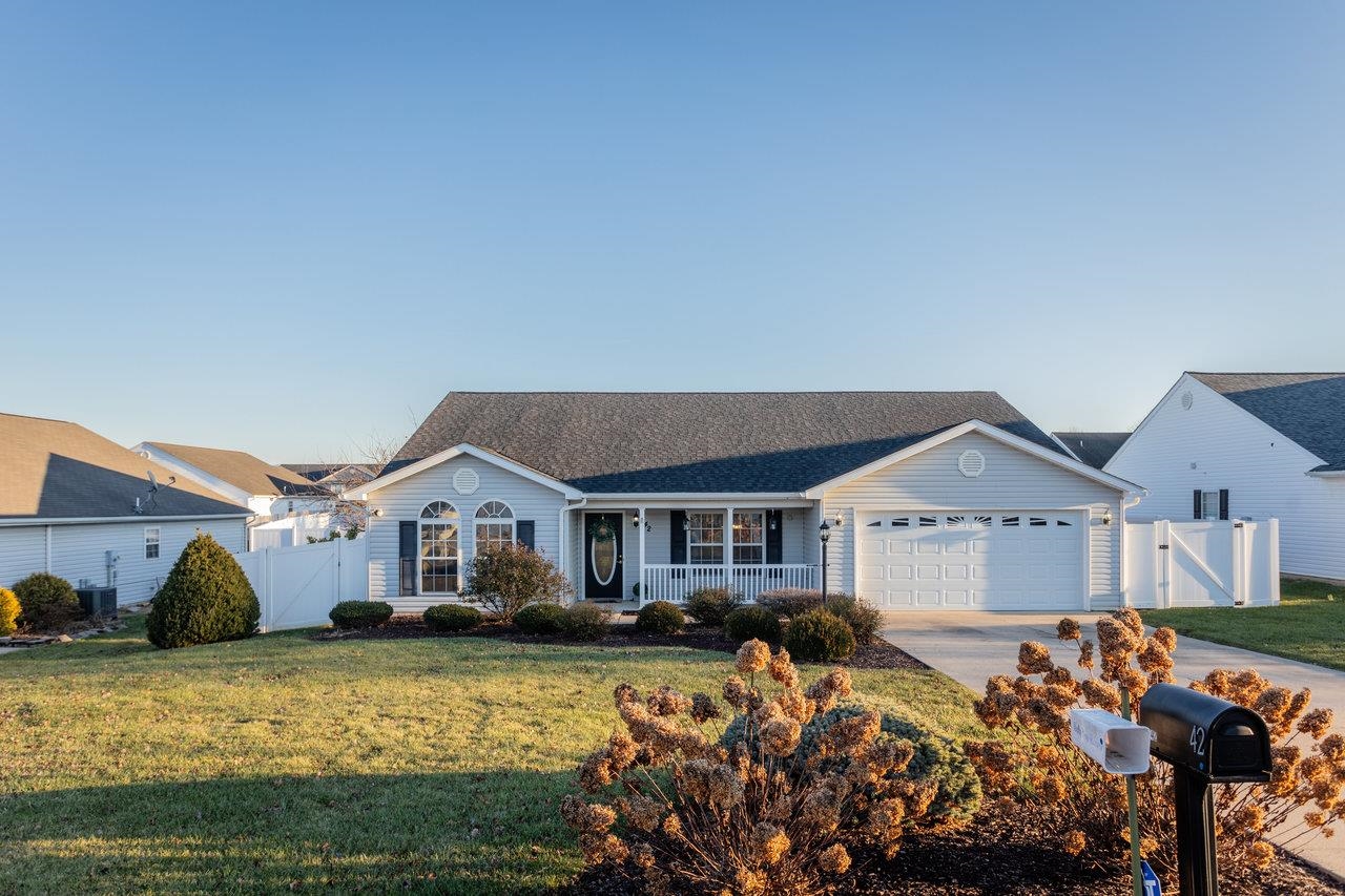 42 CLAYTON CT, WEYERS CAVE, Virginia 24486, 4 Bedrooms Bedrooms, ,2 BathroomsBathrooms,Residential,42 CLAYTON CT,671664 MLS # 671664 42 CLAYTON CT, WEYERS CAVE, Virginia 24486, 4 Bedrooms Bedrooms, ,2 BathroomsBathrooms,Residential,42 CLAYTON CT,671664 MLS # 671664