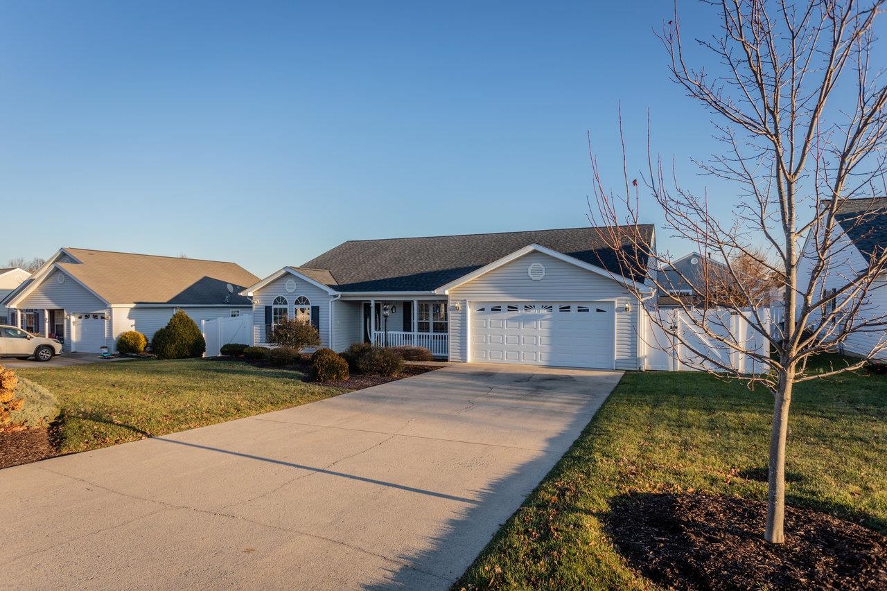 42 CLAYTON CT, WEYERS CAVE, Virginia 24486, 4 Bedrooms Bedrooms, ,2 BathroomsBathrooms,Residential,42 CLAYTON CT,671664 MLS # 671664 42 CLAYTON CT, WEYERS CAVE, Virginia 24486, 4 Bedrooms Bedrooms, ,2 BathroomsBathrooms,Residential,42 CLAYTON CT,671664 MLS # 671664