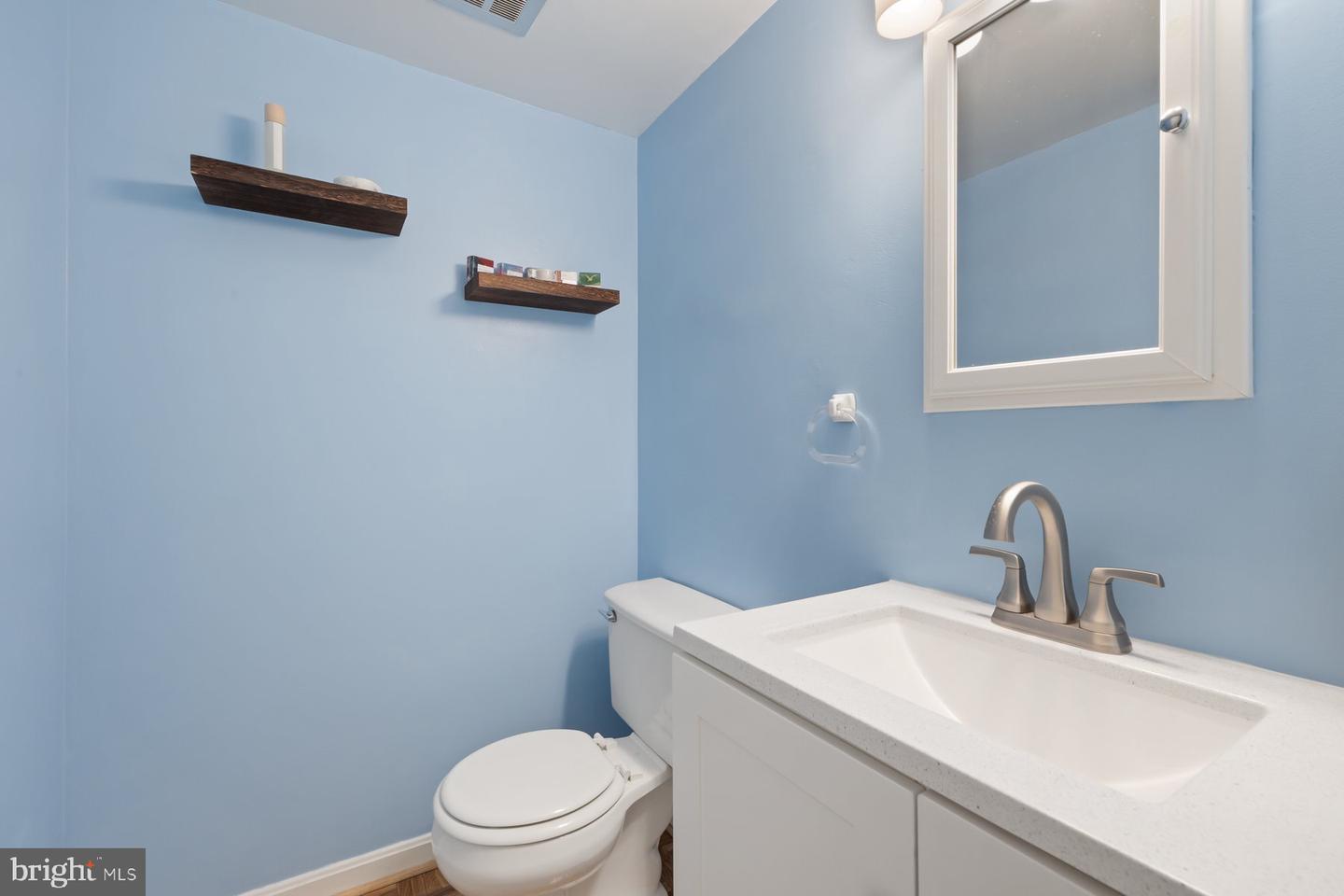 5816 TORINGTON DR #860, SPRINGFIELD, Virginia 22152, 2 Bedrooms Bedrooms, ,1 BathroomBathrooms,Residential,For sale,5816 TORINGTON DR #860,VAFX2274368 MLS # VAFX2274368 5816 TORINGTON DR #860, SPRINGFIELD, Virginia 22152, 2 Bedrooms Bedrooms, ,1 BathroomBathrooms,Residential,For sale,5816 TORINGTON DR #860,VAFX2274368 MLS # VAFX2274368