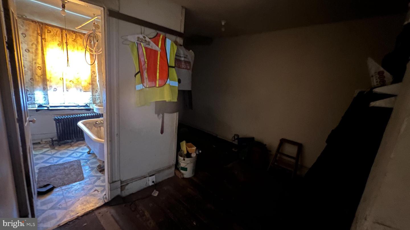 2005 FAIRLAWN AVE SE, WASHINGTON, District Of Columbia 20020, 2 Bedrooms Bedrooms, 3 Rooms Rooms,1 BathroomBathrooms,Residential,For sale,2005 FAIRLAWN AVE SE,DCDC2227164 MLS # DCDC2227164