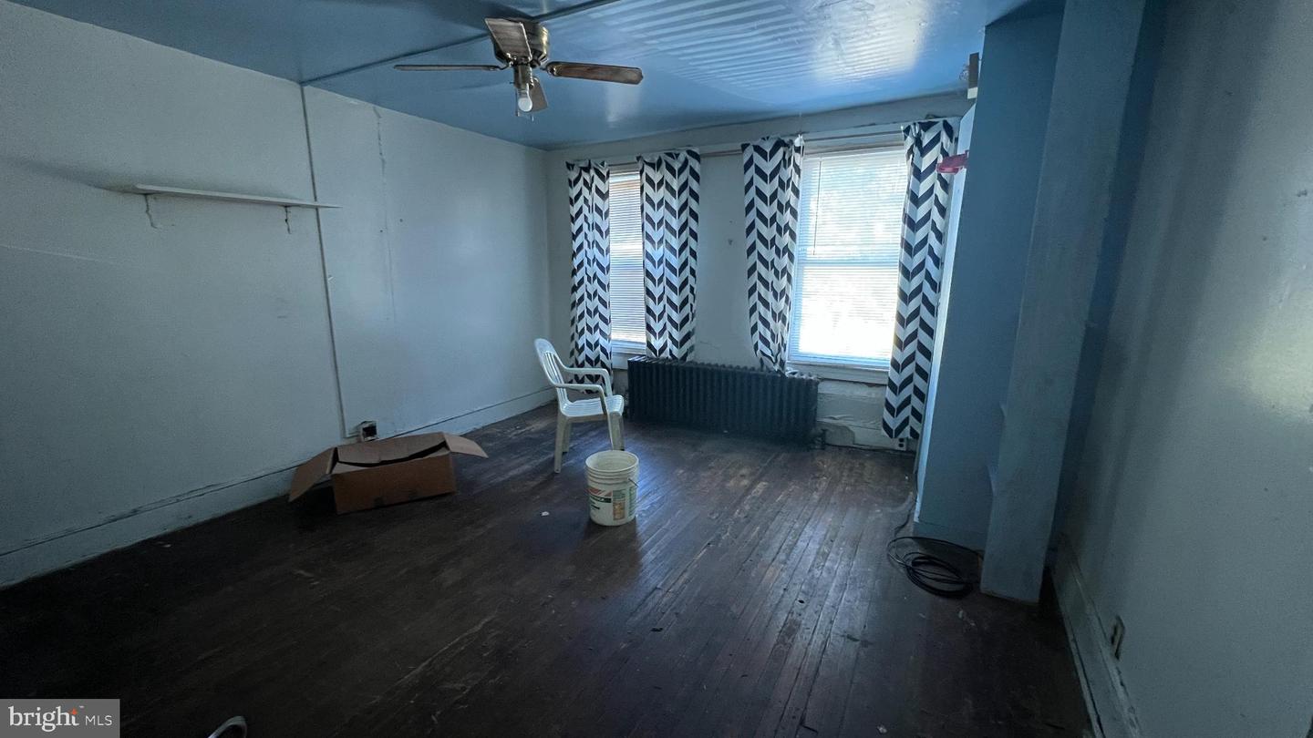 2005 FAIRLAWN AVE SE, WASHINGTON, District Of Columbia 20020, 2 Bedrooms Bedrooms, 3 Rooms Rooms,1 BathroomBathrooms,Residential,For sale,2005 FAIRLAWN AVE SE,DCDC2227164 MLS # DCDC2227164