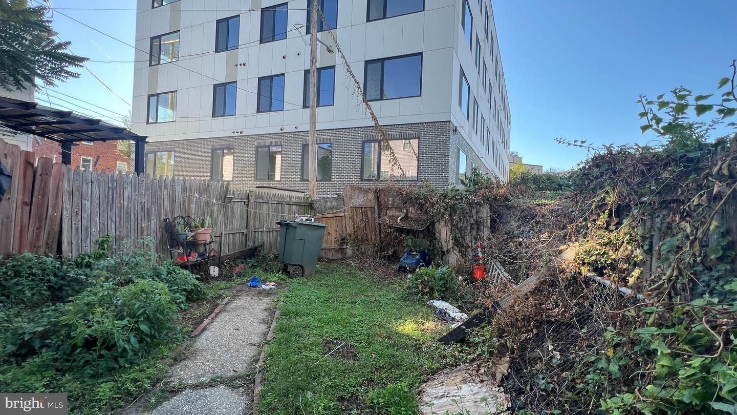 2005 FAIRLAWN AVE SE, WASHINGTON, District Of Columbia 20020, 2 Bedrooms Bedrooms, 3 Rooms Rooms,1 BathroomBathrooms,Residential,For sale,2005 FAIRLAWN AVE SE,DCDC2227164 MLS # DCDC2227164