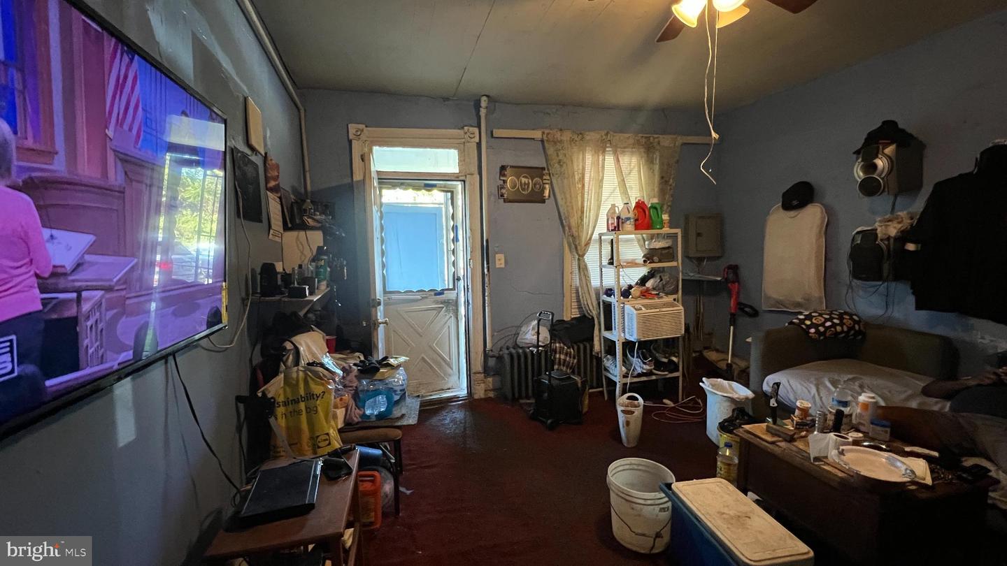 2005 FAIRLAWN AVE SE, WASHINGTON, District Of Columbia 20020, 2 Bedrooms Bedrooms, 3 Rooms Rooms,1 BathroomBathrooms,Residential,For sale,2005 FAIRLAWN AVE SE,DCDC2227164 MLS # DCDC2227164