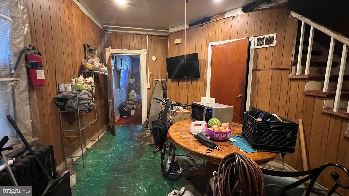 2005 FAIRLAWN AVE SE, WASHINGTON, District Of Columbia 20020, 2 Bedrooms Bedrooms, 3 Rooms Rooms,1 BathroomBathrooms,Residential,For sale,2005 FAIRLAWN AVE SE,DCDC2227164 MLS # DCDC2227164