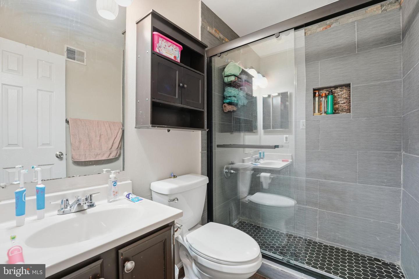 8514 CHARNWOOD CT, MANASSAS, Virginia 20111, 3 Bedrooms Bedrooms, ,3 BathroomsBathrooms,Residential,For sale,8514 CHARNWOOD CT,VAPW2107434 MLS # VAPW2107434