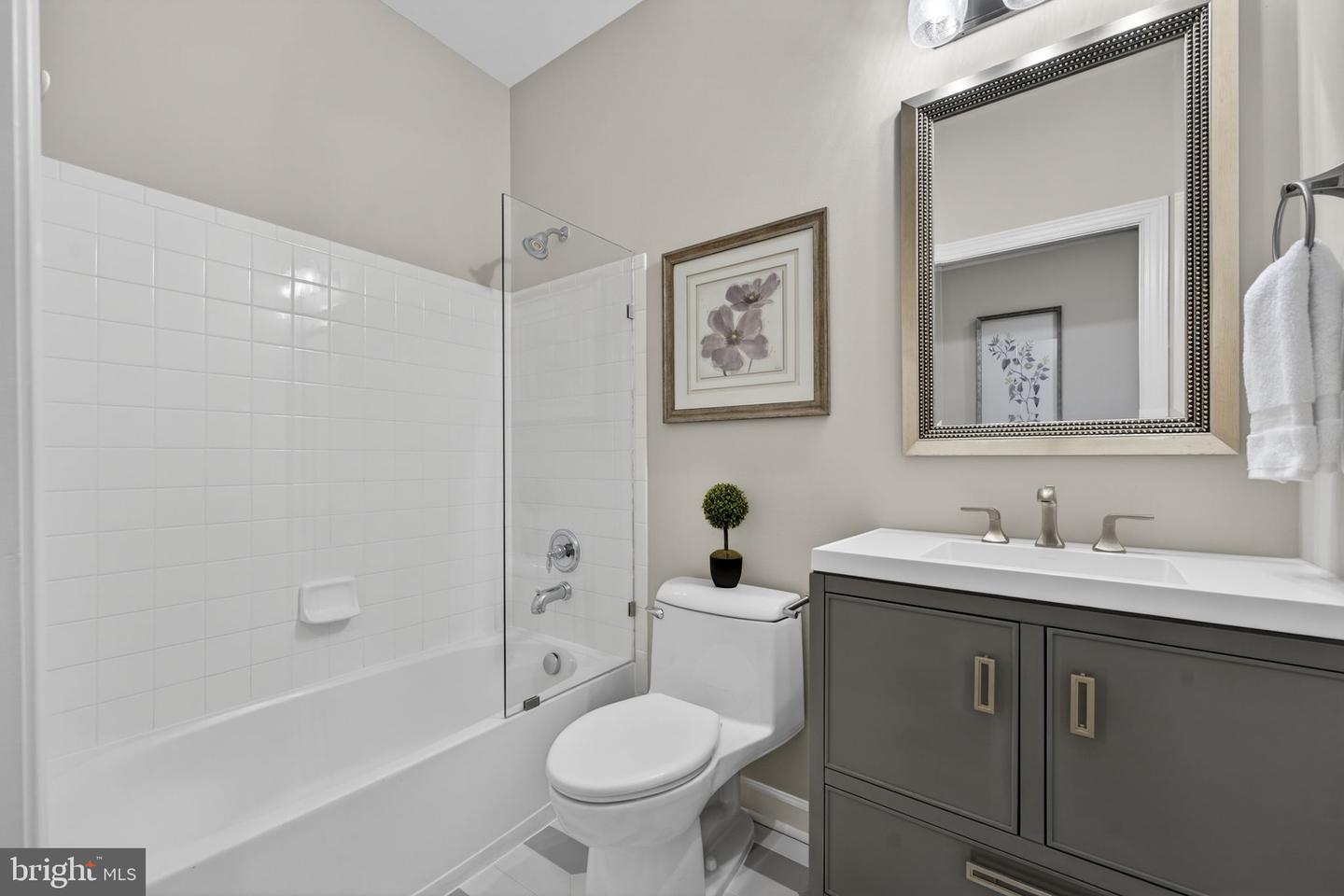 6348 BARN OWL CT, WARRENTON, Virginia 20187, 5 Bedrooms Bedrooms, ,3 BathroomsBathrooms,Residential,For sale,6348 BARN OWL CT,VAFQ2019656 MLS # VAFQ2019656