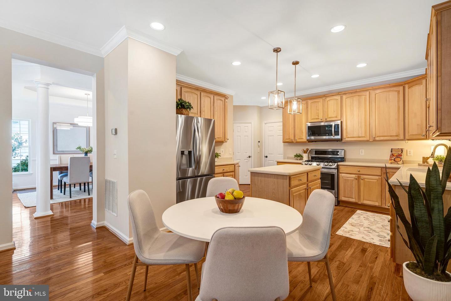 9237 OLD BEECH CT, LORTON, Virginia 22079, 4 Bedrooms Bedrooms, ,3 BathroomsBathrooms,Residential,For sale,9237 OLD BEECH CT,VAFX2278948 MLS # VAFX2278948