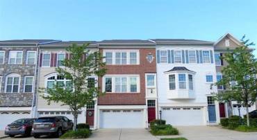 4911 POTOMAC HIGHLANDS CIR, TRIANGLE, Virginia 22172, 3 Bedrooms Bedrooms, ,3 BathroomsBathrooms,Residential,For sale,4911 POTOMAC HIGHLANDS CIR,VAPW2103412 MLS # VAPW2103412