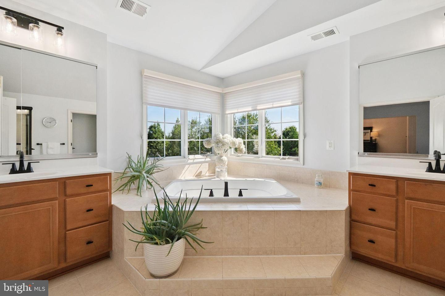 43116 UNISON KNOLL CIR, ASHBURN, Virginia 20148, 5 Bedrooms Bedrooms, 11 Rooms Rooms,5 BathroomsBathrooms,Residential,For sale,43116 UNISON KNOLL CIR,VALO2109234 MLS # VALO2109234