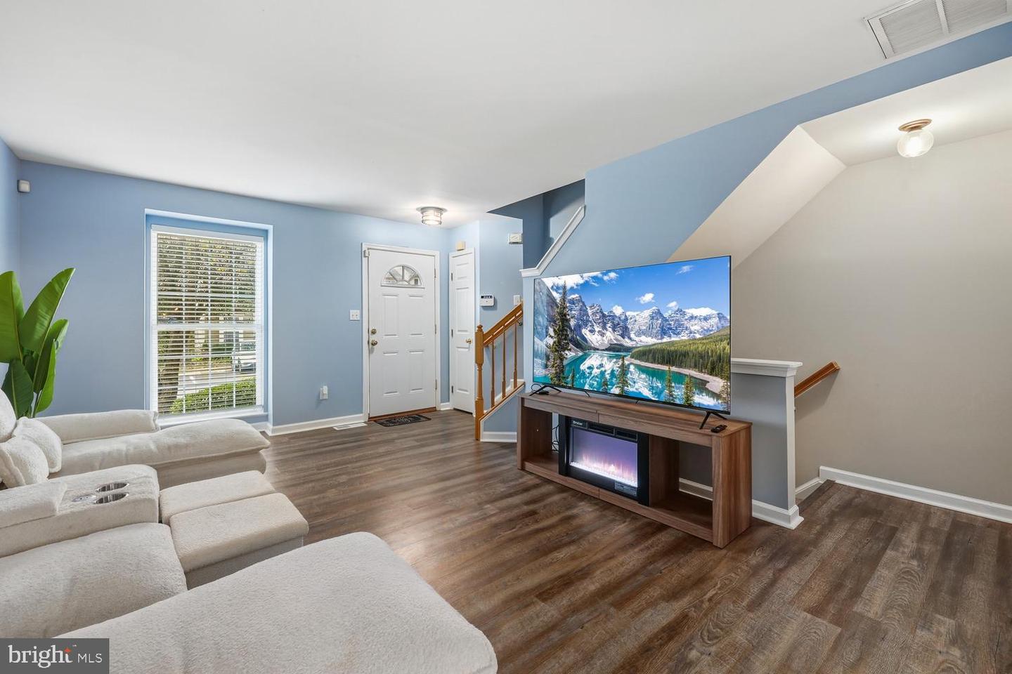 1865 TIGER LILY CIR, WOODBRIDGE, Virginia 22192, 2 Bedrooms Bedrooms, ,2 BathroomsBathrooms,Residential,For sale,1865 TIGER LILY CIR,VAPW2106812 MLS # VAPW2106812 1865 TIGER LILY CIR, WOODBRIDGE, Virginia 22192, 2 Bedrooms Bedrooms, ,2 BathroomsBathrooms,Residential,For sale,1865 TIGER LILY CIR,VAPW2106812 MLS # VAPW2106812