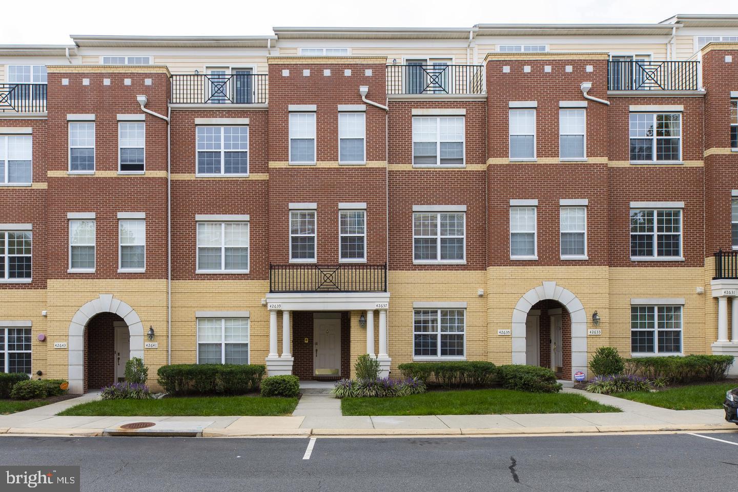 22675 BEACON CREST TER, BRAMBLETON, Virginia 20148, 3 Bedrooms Bedrooms, ,2 BathroomsBathrooms,Residential,For sale,22675 BEACON CREST TER,VALO2111272 MLS # VALO2111272 22675 BEACON CREST TER, BRAMBLETON, Virginia 20148, 3 Bedrooms Bedrooms, ,2 BathroomsBathrooms,Residential,For sale,22675 BEACON CREST TER,VALO2111272 MLS # VALO2111272