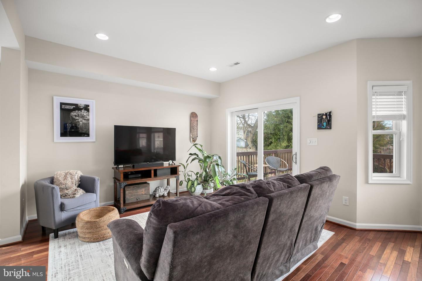 409 DUNMORE ST, FREDERICKSBURG, Virginia 22401, 3 Bedrooms Bedrooms, ,2 BathroomsBathrooms,Residential,For sale,409 DUNMORE ST,VAFB2009318 MLS # VAFB2009318