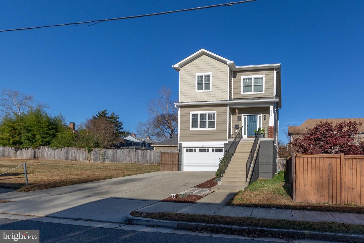 409 DUNMORE ST, FREDERICKSBURG, Virginia 22401, 3 Bedrooms Bedrooms, ,2 BathroomsBathrooms,Residential,For sale,409 DUNMORE ST,VAFB2009318 MLS # VAFB2009318