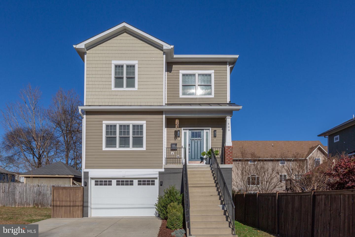 409 DUNMORE ST, FREDERICKSBURG, Virginia 22401, 3 Bedrooms Bedrooms, ,2 BathroomsBathrooms,Residential,For sale,409 DUNMORE ST,VAFB2009318 MLS # VAFB2009318