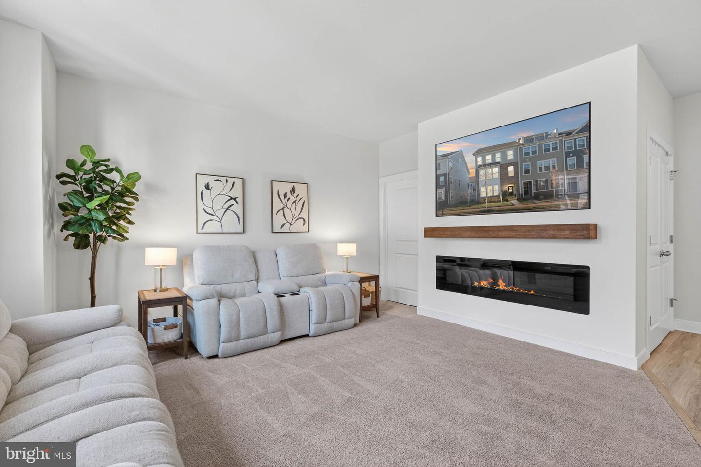 17706 LONGSPUR COVE LN, DUMFRIES, Virginia 22026, 3 Bedrooms Bedrooms, ,2 BathroomsBathrooms,Residential,For sale,17706 LONGSPUR COVE LN,VAPW2108164 MLS # VAPW2108164