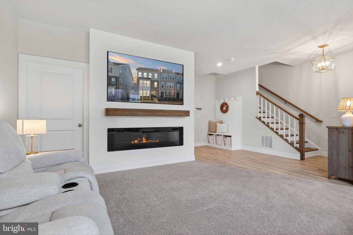 17706 LONGSPUR COVE LN, DUMFRIES, Virginia 22026, 3 Bedrooms Bedrooms, ,2 BathroomsBathrooms,Residential,For sale,17706 LONGSPUR COVE LN,VAPW2108164 MLS # VAPW2108164