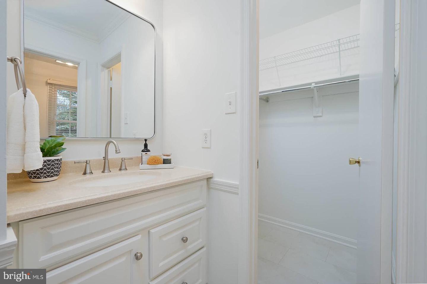 7 CARRIAGE HOUSE CIR, ALEXANDRIA, Virginia 22304, 2 Bedrooms Bedrooms, ,2 BathroomsBathrooms,Residential,For sale,7 CARRIAGE HOUSE CIR,VAAX2051990 MLS # VAAX2051990 7 CARRIAGE HOUSE CIR, ALEXANDRIA, Virginia 22304, 2 Bedrooms Bedrooms, ,2 BathroomsBathrooms,Residential,For sale,7 CARRIAGE HOUSE CIR,VAAX2051990 MLS # VAAX2051990