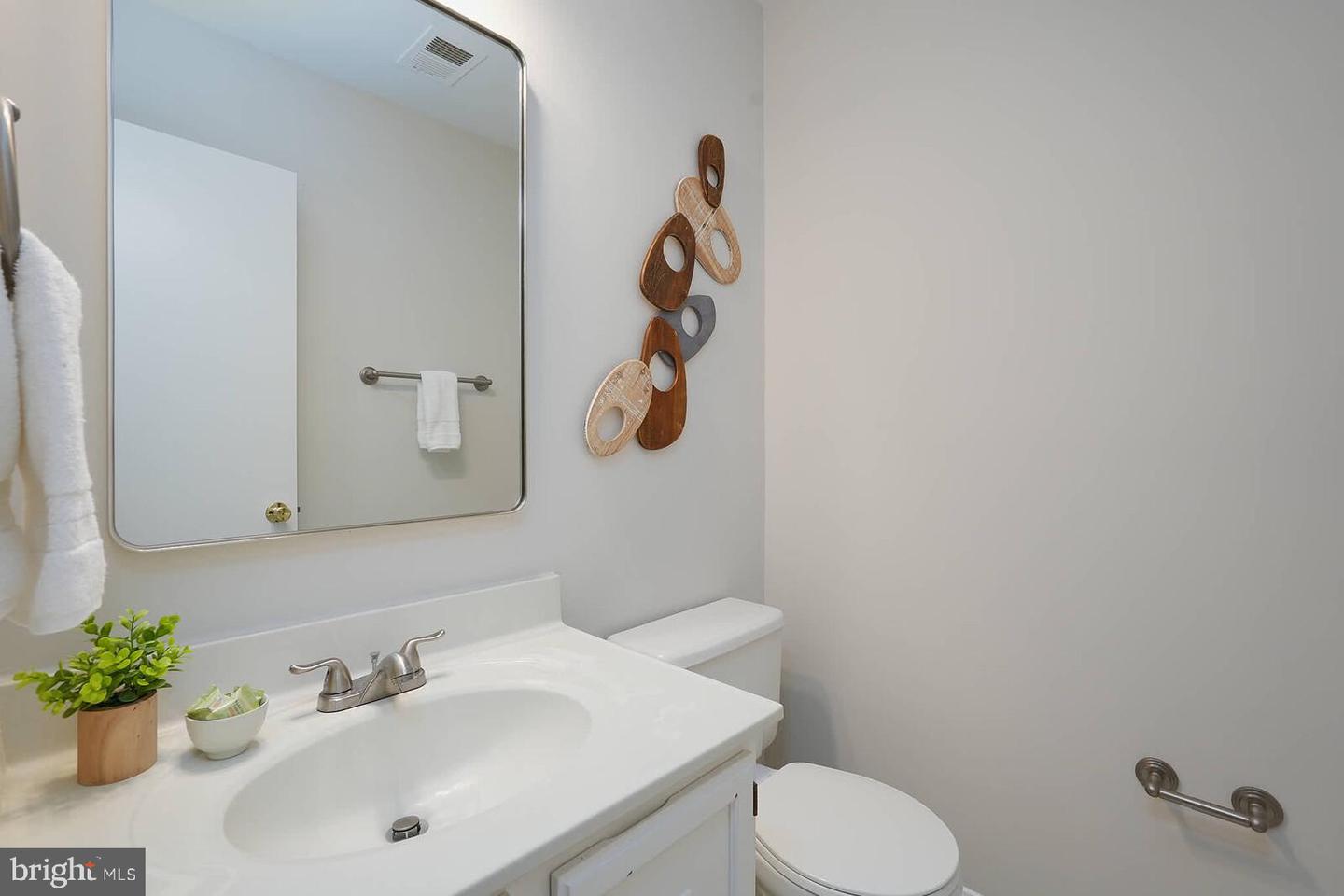 7 CARRIAGE HOUSE CIR, ALEXANDRIA, Virginia 22304, 2 Bedrooms Bedrooms, ,2 BathroomsBathrooms,Residential,For sale,7 CARRIAGE HOUSE CIR,VAAX2051990 MLS # VAAX2051990 7 CARRIAGE HOUSE CIR, ALEXANDRIA, Virginia 22304, 2 Bedrooms Bedrooms, ,2 BathroomsBathrooms,Residential,For sale,7 CARRIAGE HOUSE CIR,VAAX2051990 MLS # VAAX2051990