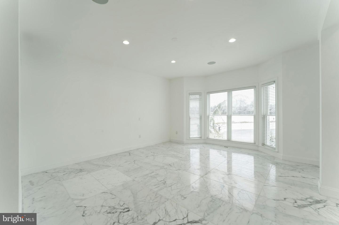 22101 EVERGREEN MILLS RD, LEESBURG, Virginia 20175, 5 Bedrooms Bedrooms, ,8 BathroomsBathrooms,Residential,For sale,22101 EVERGREEN MILLS RD,VALO2111748 MLS # VALO2111748