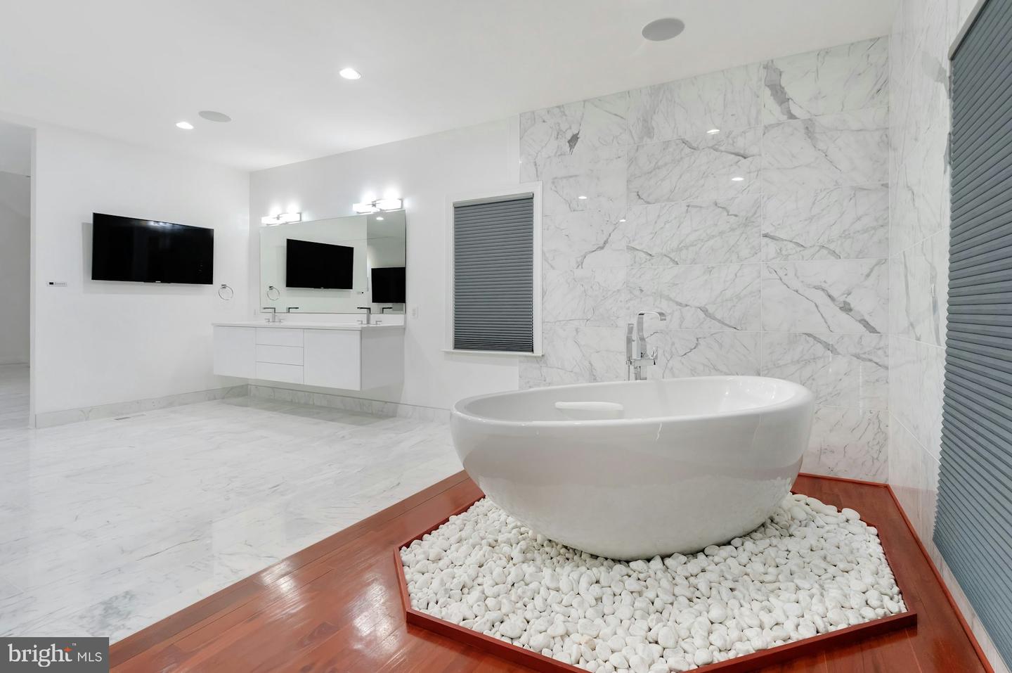 22101 EVERGREEN MILLS RD, LEESBURG, Virginia 20175, 5 Bedrooms Bedrooms, ,8 BathroomsBathrooms,Residential,For sale,22101 EVERGREEN MILLS RD,VALO2111748 MLS # VALO2111748