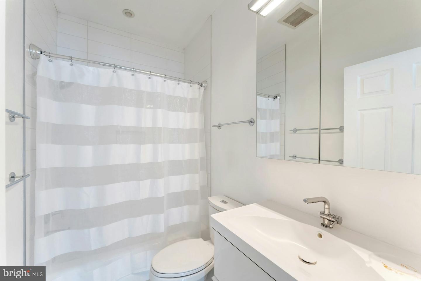 22101 EVERGREEN MILLS RD, LEESBURG, Virginia 20175, 5 Bedrooms Bedrooms, ,8 BathroomsBathrooms,Residential,For sale,22101 EVERGREEN MILLS RD,VALO2111748 MLS # VALO2111748