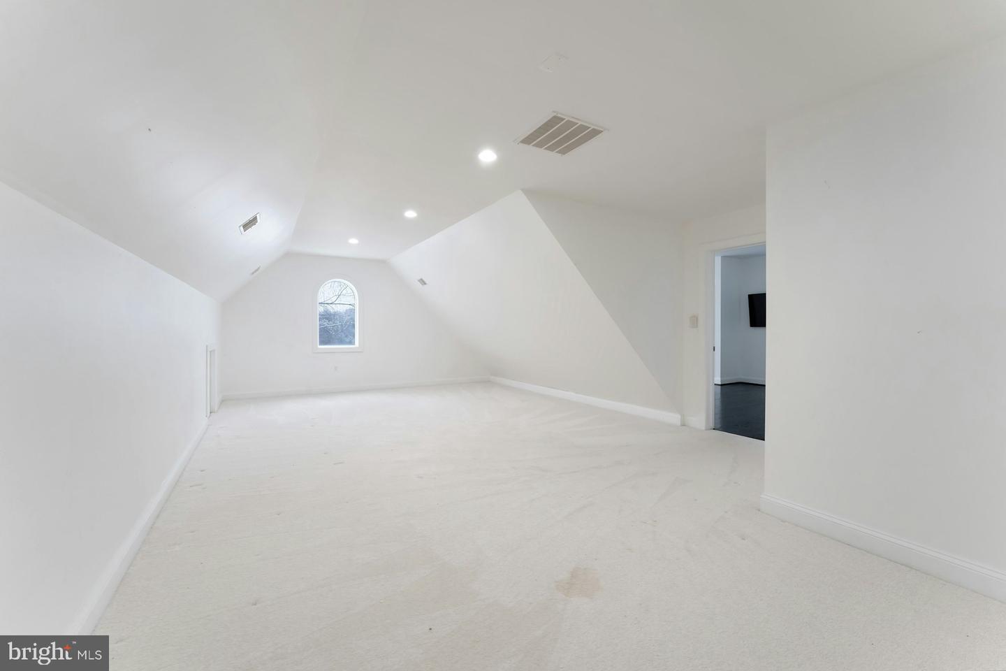 22101 EVERGREEN MILLS RD, LEESBURG, Virginia 20175, 5 Bedrooms Bedrooms, ,8 BathroomsBathrooms,Residential,For sale,22101 EVERGREEN MILLS RD,VALO2111748 MLS # VALO2111748