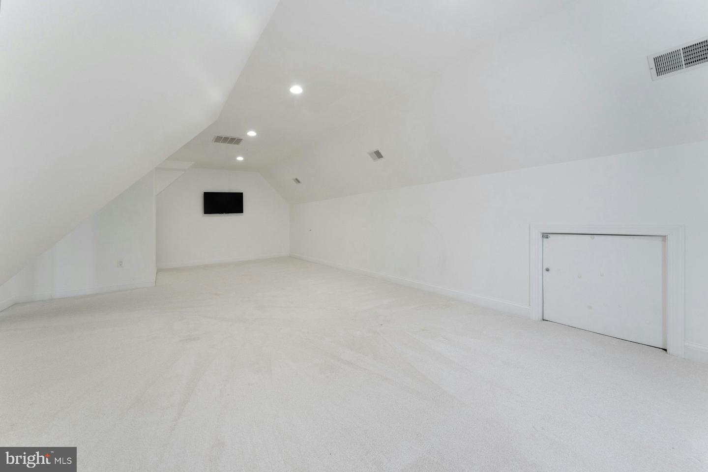 22101 EVERGREEN MILLS RD, LEESBURG, Virginia 20175, 5 Bedrooms Bedrooms, ,8 BathroomsBathrooms,Residential,For sale,22101 EVERGREEN MILLS RD,VALO2111748 MLS # VALO2111748