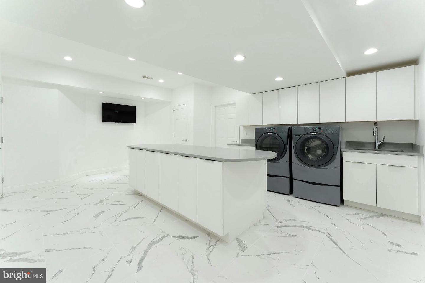 22101 EVERGREEN MILLS RD, LEESBURG, Virginia 20175, 5 Bedrooms Bedrooms, ,8 BathroomsBathrooms,Residential,For sale,22101 EVERGREEN MILLS RD,VALO2111748 MLS # VALO2111748